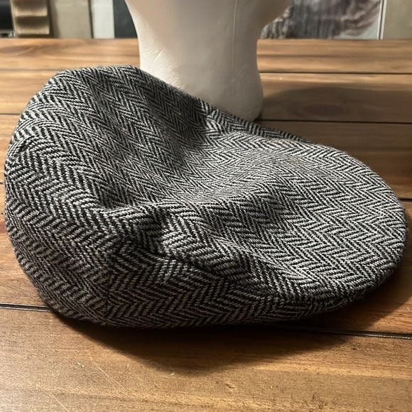 Scala Classico Cabby Driver Ascot Hat Newsboy Cap Grey/Black Stripes Wool. - Picture 6 of 6